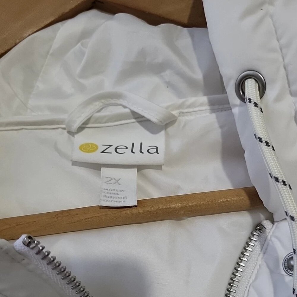 Zella Quilted Puffer Vest - Picture 6 of 6